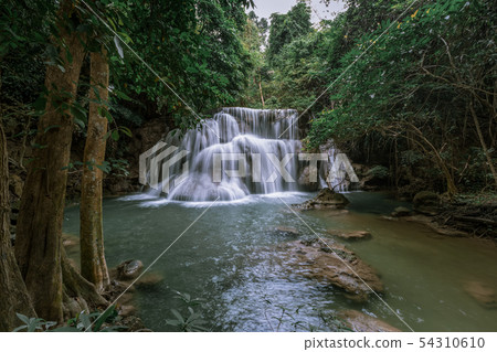 Huai Mae Khamin Waterfall tier 3, Khuean 54310610