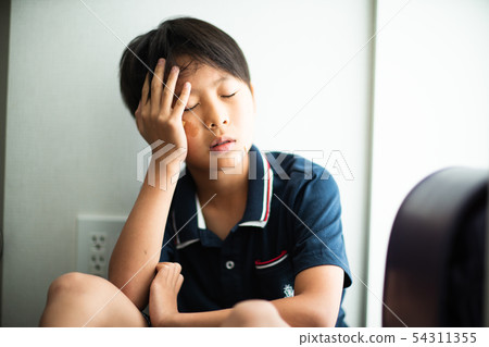 欺負小學男孩 54311355