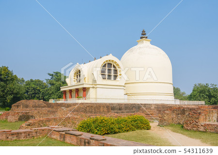 Parinirvana Stupa and temple, Kushinagar, India Parinirvana Stupa and temple, Kushinagar, India 54311639
