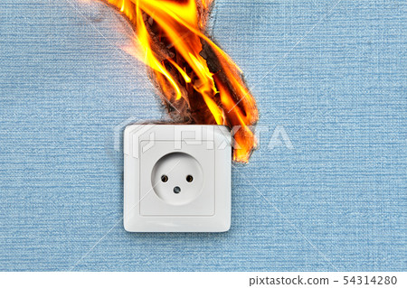 Abused and burned socket outlet. 54314280
