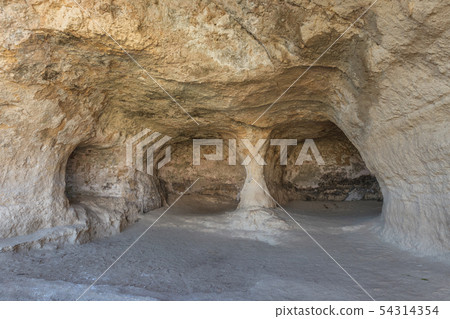 houses in caves. Matera, Italy houses in caves. Matera, Italy 54314354