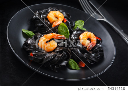 Italian food. Pasta with prawns. 54314518