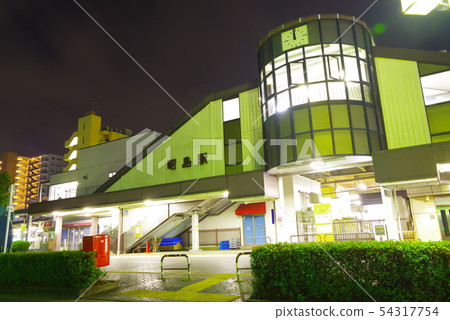 昭城站北出口在晚上 54317754