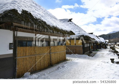 大內客棧的茅草屋頂定居點 54326800