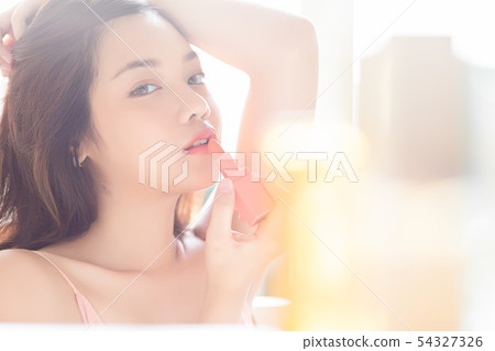 Women beauty 54327326