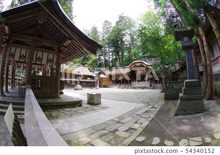 Su訪神社的信州神穗Josha Hosho Hongu神社(超廣角)以日本Su訪神社的主要神社而聞名 Su訪神社的信州神穗Josha Hosho Hongu神社(超廣角)以日本Su訪神社的主要神社而聞名 54340152