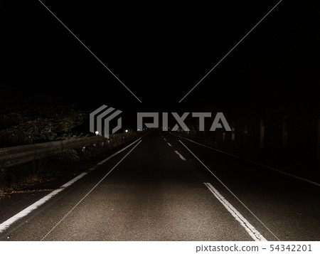 晚上的山路 晚上的山路 54342201