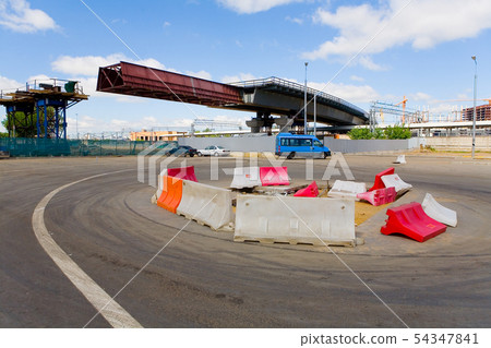 Construction of a flyover on the territory of the 54347841