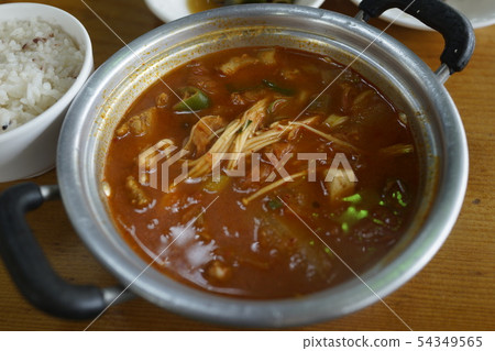 Sweet Kimchi stew 54349565