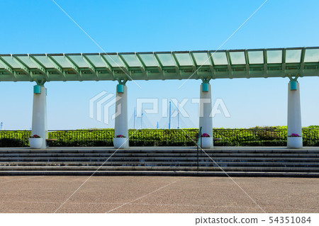 往港口橋樑的看法從口岸視圖小山 往港口橋樑的看法從口岸視圖小山 54351084