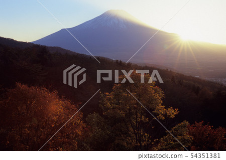 富士在秋天的黃昏 富士在秋天的黃昏 54351381