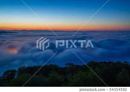 Mt. Takaya雲彩和日出 Mt. Takaya雲彩和日出 54354592