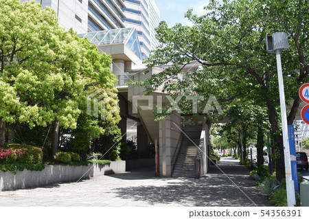 Sidewalk under the Yokohama Landmark 54356391