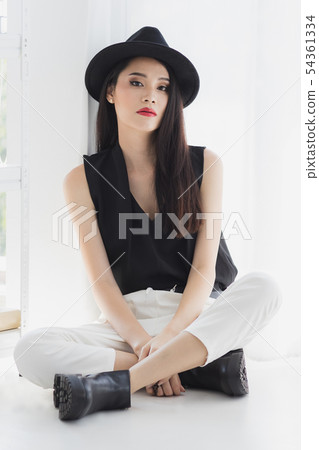 Asian model woman standing and pompous.. 54361334