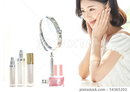 Women beauty 54365203