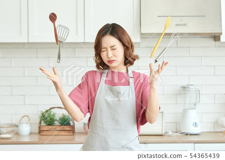 女人做飯 54365439