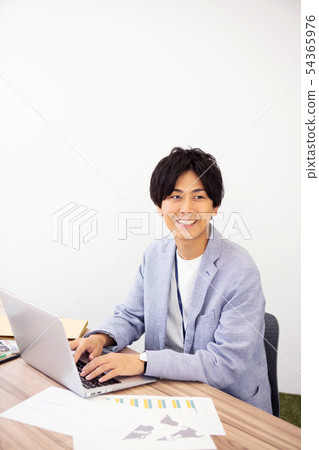 新人商人在會議期間 新人商人在會議期間 54365976