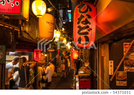 “東京”懷舊的酒吧街，回憶橫町 54371031