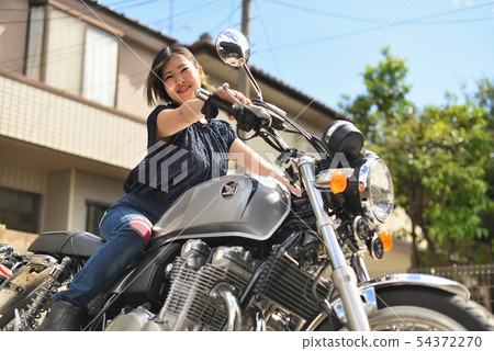 騎摩托車的女性車手5 騎摩托車的女性車手5 54372270