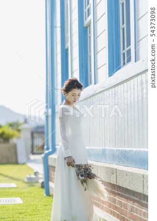Bride Bride 54373098