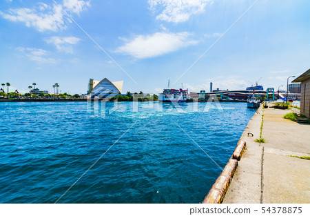 [Image of Kagoshima] [Traffic image] Scenery of Kagoshima harbor and Sakurajima ferry terminal 54378875
