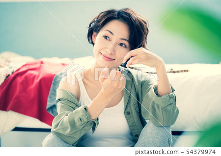 Lifestyle women 54379974