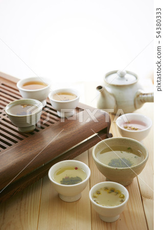 中國茶和茶杯 54380333
