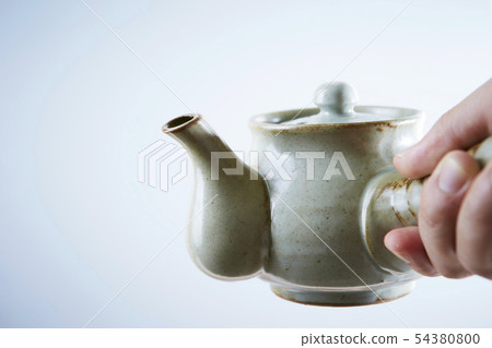 Hand pouring tea Teacup teacup Chinese tea image Hand pouring tea Teacup teacup Chinese tea image 54380800