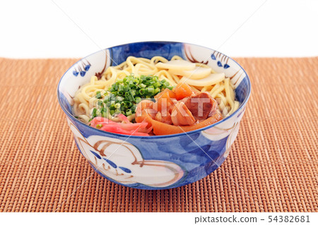 Traditional Okinawa pig pig legs buckwheat noodle 54382681
