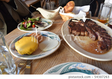 Steak & Hamburger 54387263