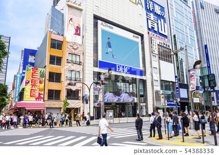 [Tokyo] Shinjuku Alta-mae 54388338