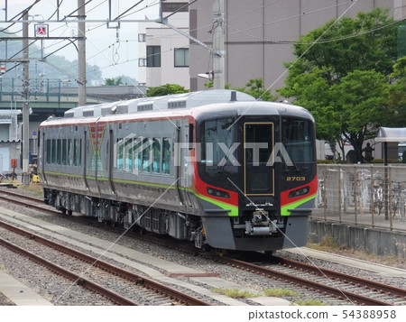 JR Shikoku New Pendulum Diesel Train Limited Express Series 2700 JR Shikoku New Pendulum Diesel Train Limited Express Series 2700 54388958