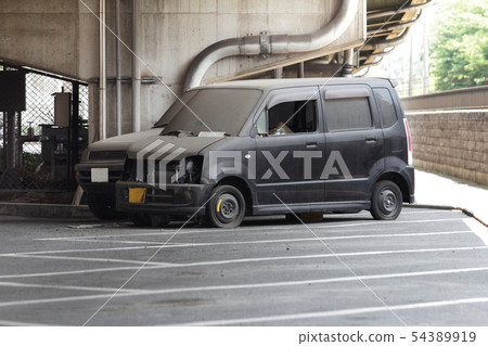 Abandoned vehicle 54389919