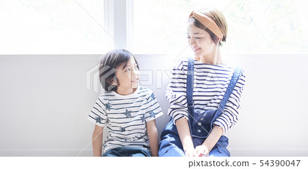 Parent and child lifestyle 54390047