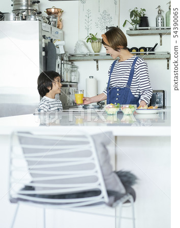 Parent-child lifestyle kitchen 54390065