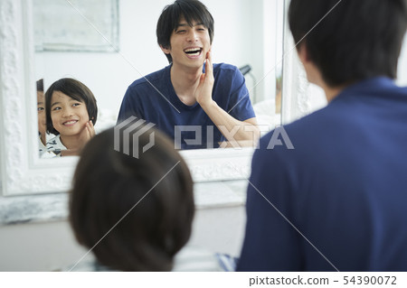 Parent and child life style appearance Parent and child life style appearance 54390072