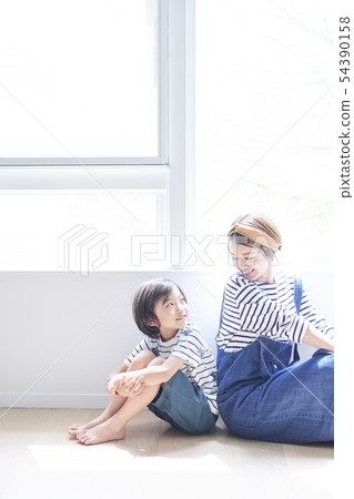 Parent and child lifestyle 54390158