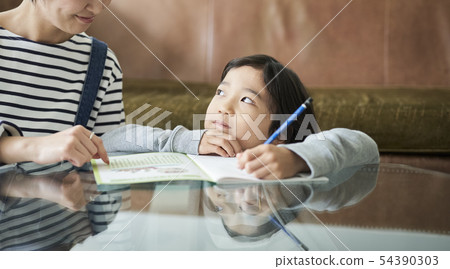 Parent and child lifestyle 54390303