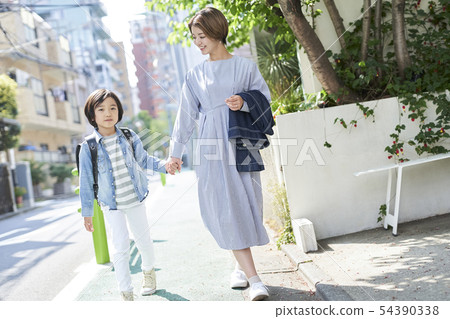 Parent and child lifestyle Parent and child lifestyle 54390338