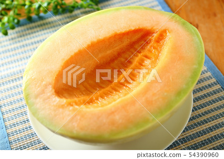 Melon half 54390960