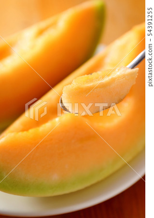 甜瓜勺舉起 甜瓜勺舉起 54391255