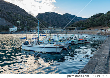 Unmomi harbor and fishing boat 54391993