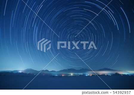 Daisen / Ulsan and winter starry sky Daisen / Ulsan and winter starry sky 54392937