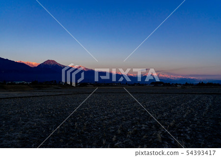 [Nagano Prefecture] Northern Alps dyed in Morgenroth 54393417