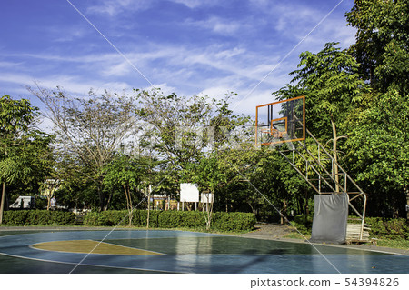 Outdoor basketball court floor polishing smooth. 54394826