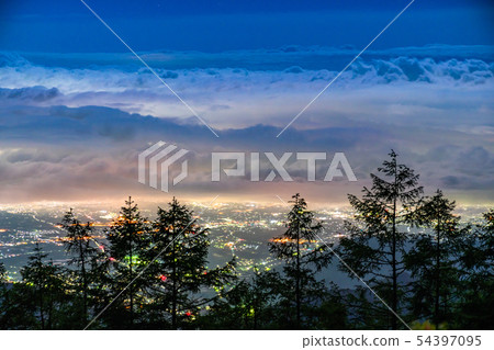 《山梨縣》的甲府盆地夜景 54397095