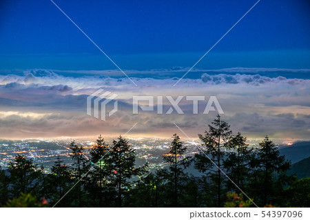 《山梨縣》的甲府盆地夜景 54397096