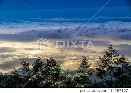 《Yamanashi Prefecture》Night view of Kofu basin where Mt. 54397107