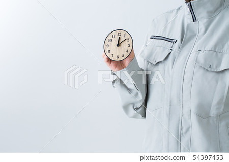 穿著工作服和手錶 54397453
