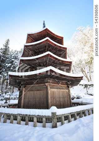 Eight octagonal triple tower of snow bathed in sun / National Treasure Ansara Eight octagonal triple tower of snow bathed in sun / National Treasure Ansara 54398606